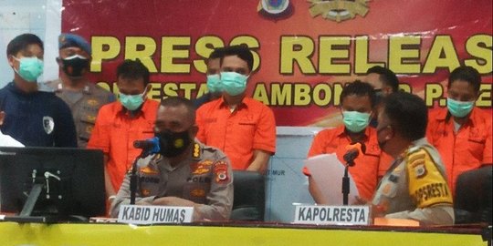 2 Polisi Dituntut 10 Tahun Penjara, Ini Kronologi Penjualan Senjata Api ke Papua