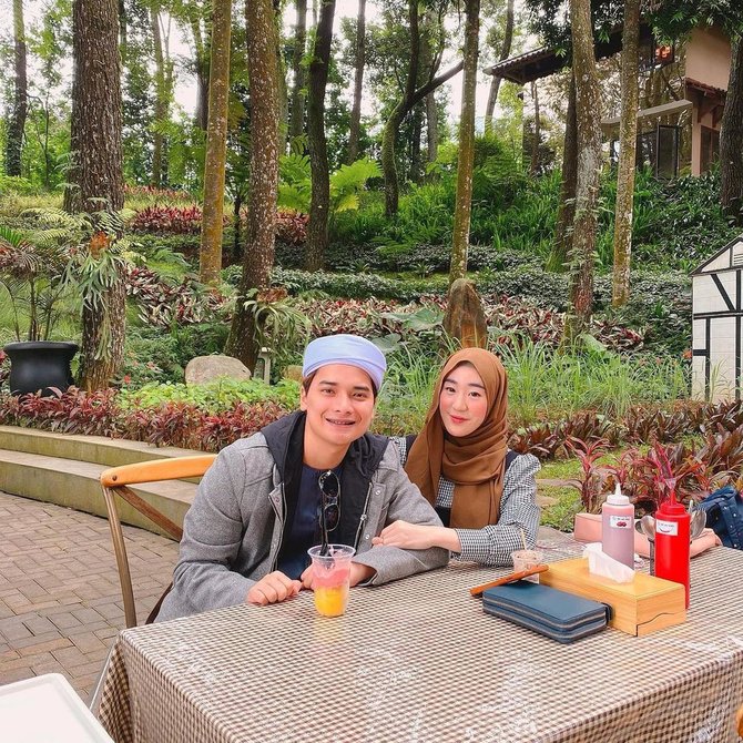 dikabarkan rumah tangga retak ini x potret kebersamaan alvin faiz dan larissa chou