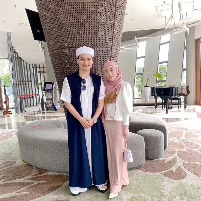 dikabarkan rumah tangga retak ini x potret kebersamaan alvin faiz dan larissa chou