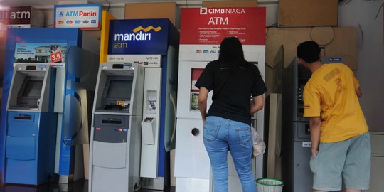 Masyarakat Keberatan Pengenaan Tarif Cek Saldo ATM Link Rp2.500 & Tarik Tunai Rp5.000
