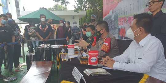 Tiba di Cengkareng, 2 Bule Inggris Kabur saat Digiring ke Hotel Karantina