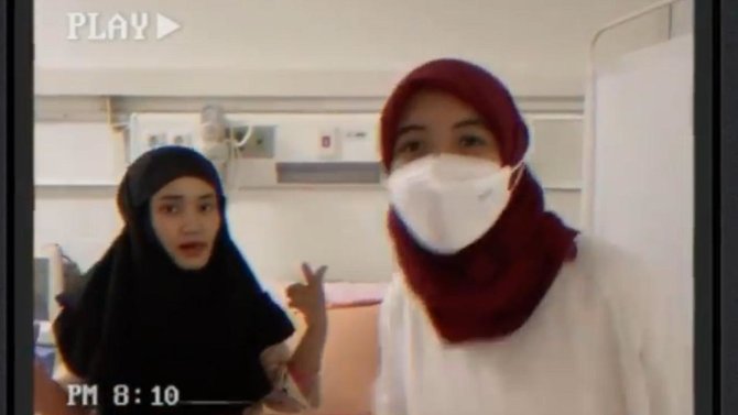 arafah rianti dan fatin shidqia lubis dirawat di wisma atlet