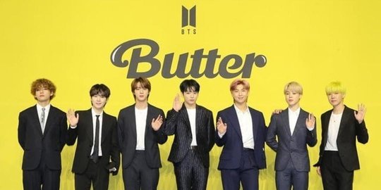 Potret BTS di Preskon Butter, Gaya Rambut Jungkook dan V Jadi Sorotan