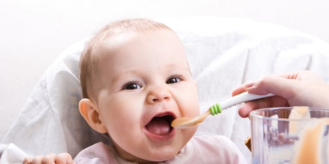 Mpasi Tidak Bisa Diberikan Sembarangan Ketahui 4 Syarat Untuk Memberikannya Merdeka Com