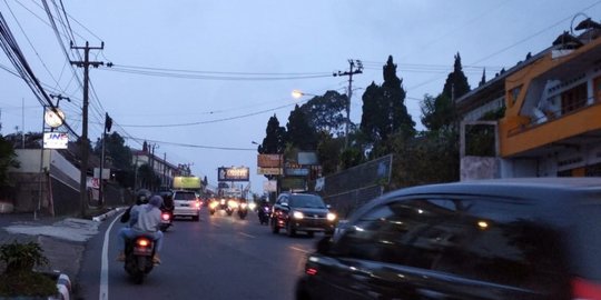 Antisipasi Kemacetan, Polres Cianjur Tutup Jalur Menuju Puncak