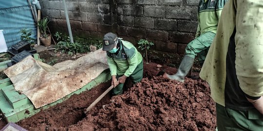 Pembongkaran Makam Korban Vaksin AstraZeneca untuk Diautopsi