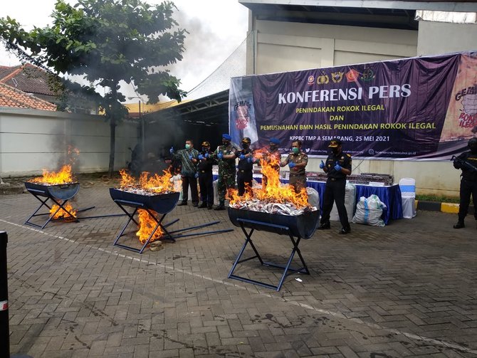 rilis 8 pelaku penjualan rokok ilegal di jateng