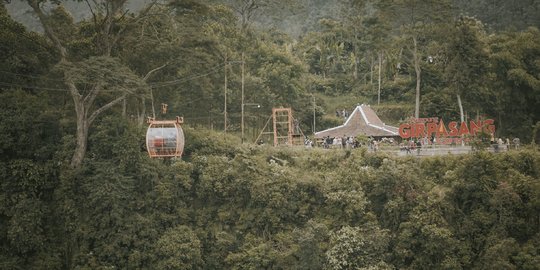 Uji Nyali Gondola Girpasang, dari Transportasi Barang Jadi Muat Orang