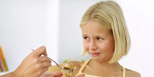 Kenali Efek Jangka Pendek dan Panjang dari Konsumsi Makanan pada Anak