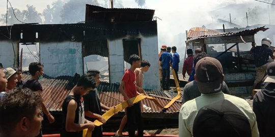 Diduga Korsleting, Belasan Rumah Warga Aceh Tenggara Hangus Terbakar