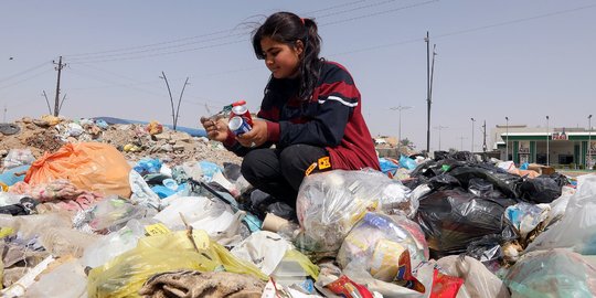 Kisah Gadis 11 Tahun di Irak Jadi Pemulung Demi Hidupi Keluarga