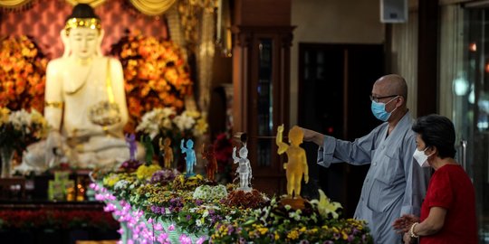 Pesan Biksu Wihara Ekayana Arama di Hari Raya Waisak