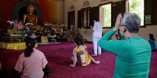 Suasana Ritual Waisak di Vihara Jakarta Dhammacakka Jaya