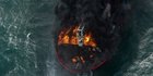Kapal Kargo Raksasa Berbendera Singapura Terbakar Hebat di Sri Lanka