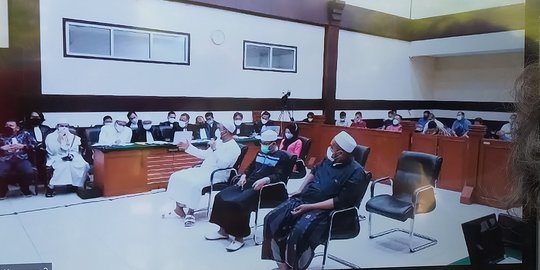 Sidang Vonis Rizieq, Polisi Akan Tes Swab Covid Acak Jika Ada Kerumunan Massa