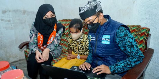 Jemput Anak Terancam Putus Sekolah, Bupati Ipuk Disambut Tangis Haru Nenek Supiyati