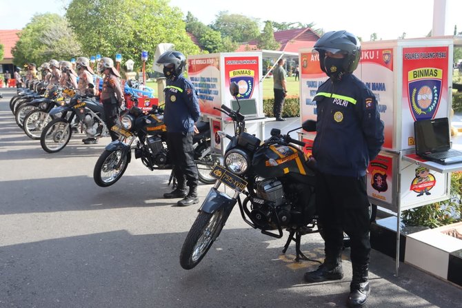 kapolda kalteng serahkan 20 motor pemburu api amp 14 kendaraan bajaka presisi