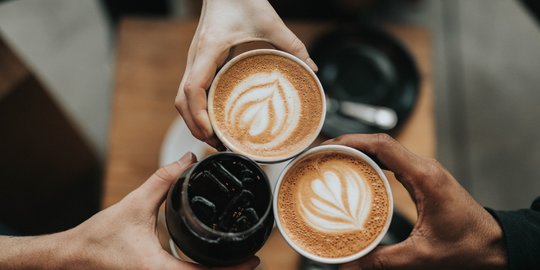 CEK FAKTA: Hoaks Coffee Shop Ini Bagikan Hadiah Ribuan Jam Tangan dan HP