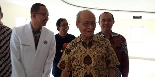 Buya Syafi'i Ma'arif Minta Jokowi Tegas Soal Nasib 75 Pegawai KPK Tak Lolos TWK