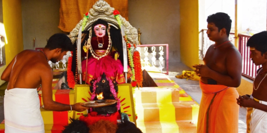 Pendeta Hindu India Bikin Patung Dewi Corona untuk Berdoa Hadapi Pandemi Covid-19