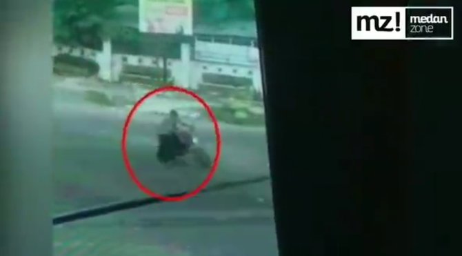 viral aksi begal tusuk pengendara motor di lampu merah begini kondisi terkini korban