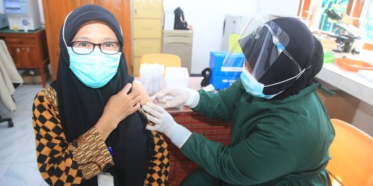 Muncul Rasa Aman Semu, Ini Kata Pakar UGM Terkait Dampak Vaksinasi di Indonesia