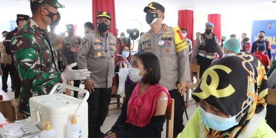Kapolda Kalteng Targetkan 6.000 Vaksinasi Massal Serentak di 74 Lokasi