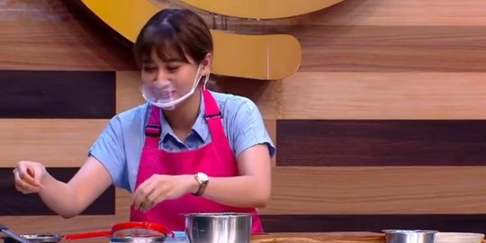 Video Wanita Kontestan MasterChef Mendadak Mules, Enggak Kuat Ditatap Chef Juna