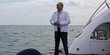 Gaya Santai Presiden Vladimir Putin Berlayar di Laut Hitam
