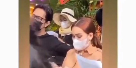Ayu Ting Ting Akhirnya Buka Suara Soal Video Dielus-elus Andre Taulany