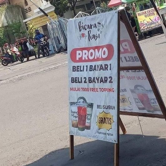 jadi sorotan potret banner 039promo039 jual minuman ini bikin bingung para pelanggan