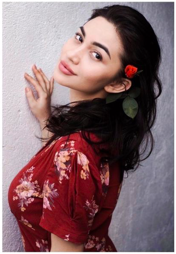 bahas soal filter lsquopengubah wajahrsquo ariel tatum ingatkan nilai manusia bukan dari kecantikan