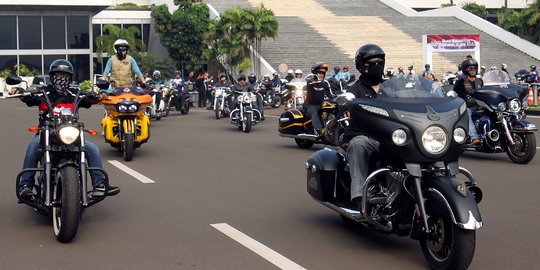 Polisi Buru Empat Pengendara Moge Penerobos Jalur TransJakarta