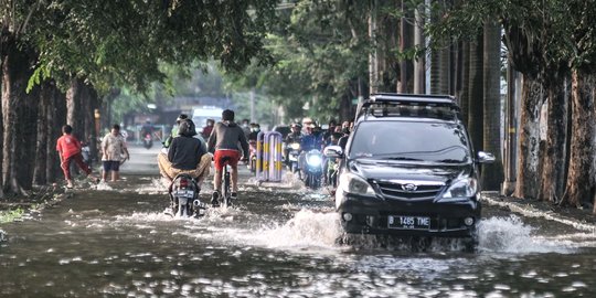 Genangan Rendam Perumahan Cipinang Indah
