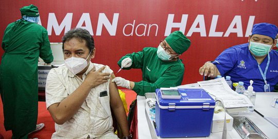 Vaksinasi Covid-19 Bagi Pelaku Usaha di Mal Thamrin City