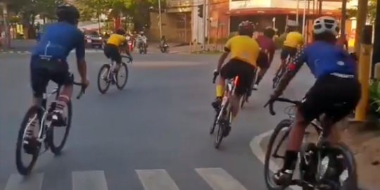 Video Rombongan Pesepeda di Makassar Terobos Traffic Light, Polisi Masih Telusuri