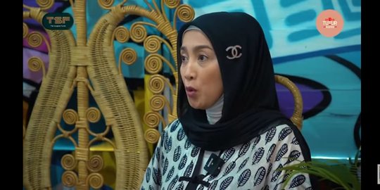 Desy Ratnasari Dua Kali Cerai: Udah Pakai Hijab, Udah Haji, Gak Bener