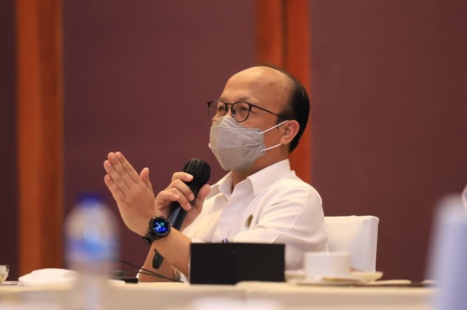 sekjen kemnaker anwar sanusi