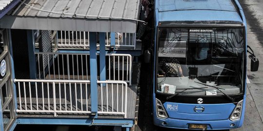 Jam Operasional Transjakarta Kembali Normal, Penumpang Bus Gandeng Dibatasi 50 Persen