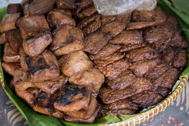 ilustrasi tahu dan tempe bacem