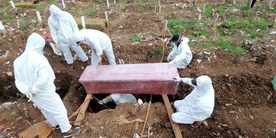 Keluarga Tak Jujur, Pemakaman Pasien Positif Covid-19 di Bantul Tanpa Prokes