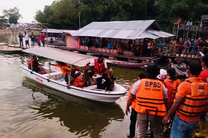 evakuasi korban tenggelam di waduk kedung ombo