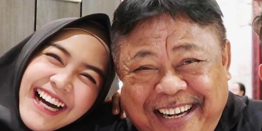 Ria Ricis Pulang ke Jakarta, Langsung Kunjungi Makam Sang Ayah