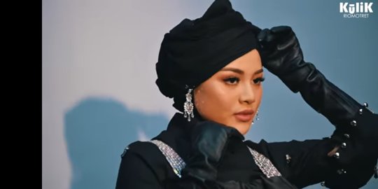 Akui Bahagia Punya 2 Ibu, Aurel Hermansyah Ungkap Perbedaan Ashanty dan Krisdayanti