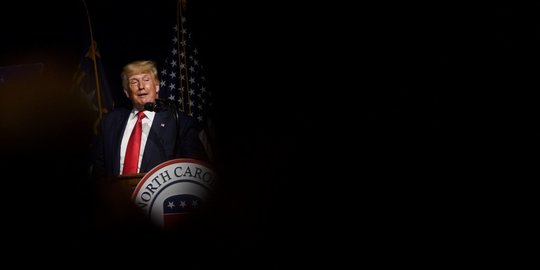 Penampilan Perdana Donald Trump ke Publik Setelah Jadi Mantan Presiden AS