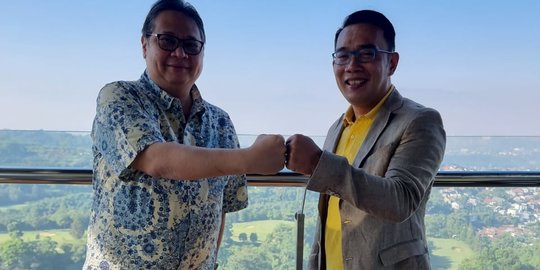 Ridwan Kamil Kenakan Polo Kuning saat Bertemu Airlangga, Golkar Harap Sinyal Positif