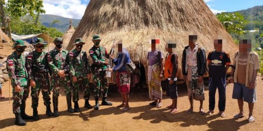 Sudah 12 Senjata Api Diserahkan Warga ke Satgas Pamtas RI-Timor Leste