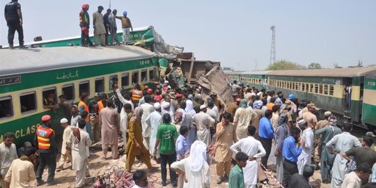 Dua Kereta Cepat Tabrakan di Pakistan, 30 Orang Tewas