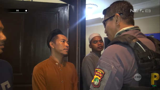 pasangan ini kepergok mesum di masjid