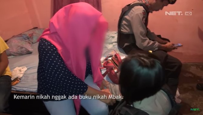 pemuda ketahuan ngamar dengan istri orang polwan cantik marah